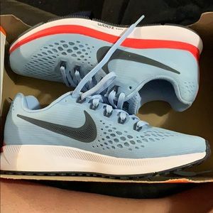 Women’s Nike shoes